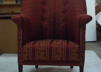 Перетяжка старинного кресла