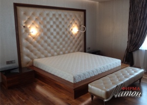 Комплект для спальни: изголовье и пуф