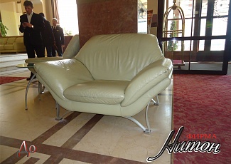 Замена обивки (перетяжка) мебели для холла отеля "Минск"