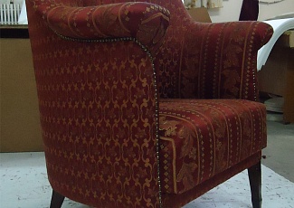 Перетяжка старинного кресла