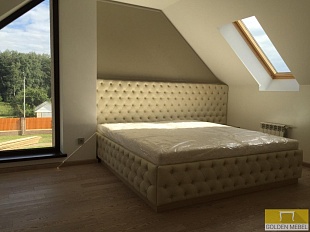 Кровать с подъемным механизмом