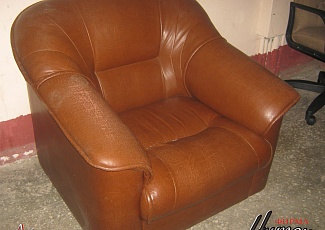 Перетяжка кресла в кожу