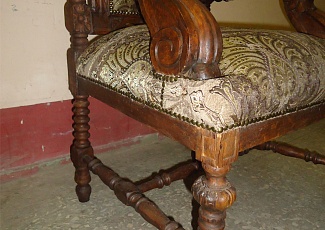 Реставрация антикварного кресла